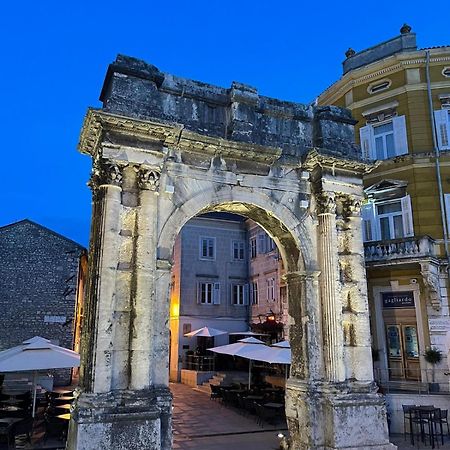 Dejan Apartment-Top Centar Pula Luaran gambar