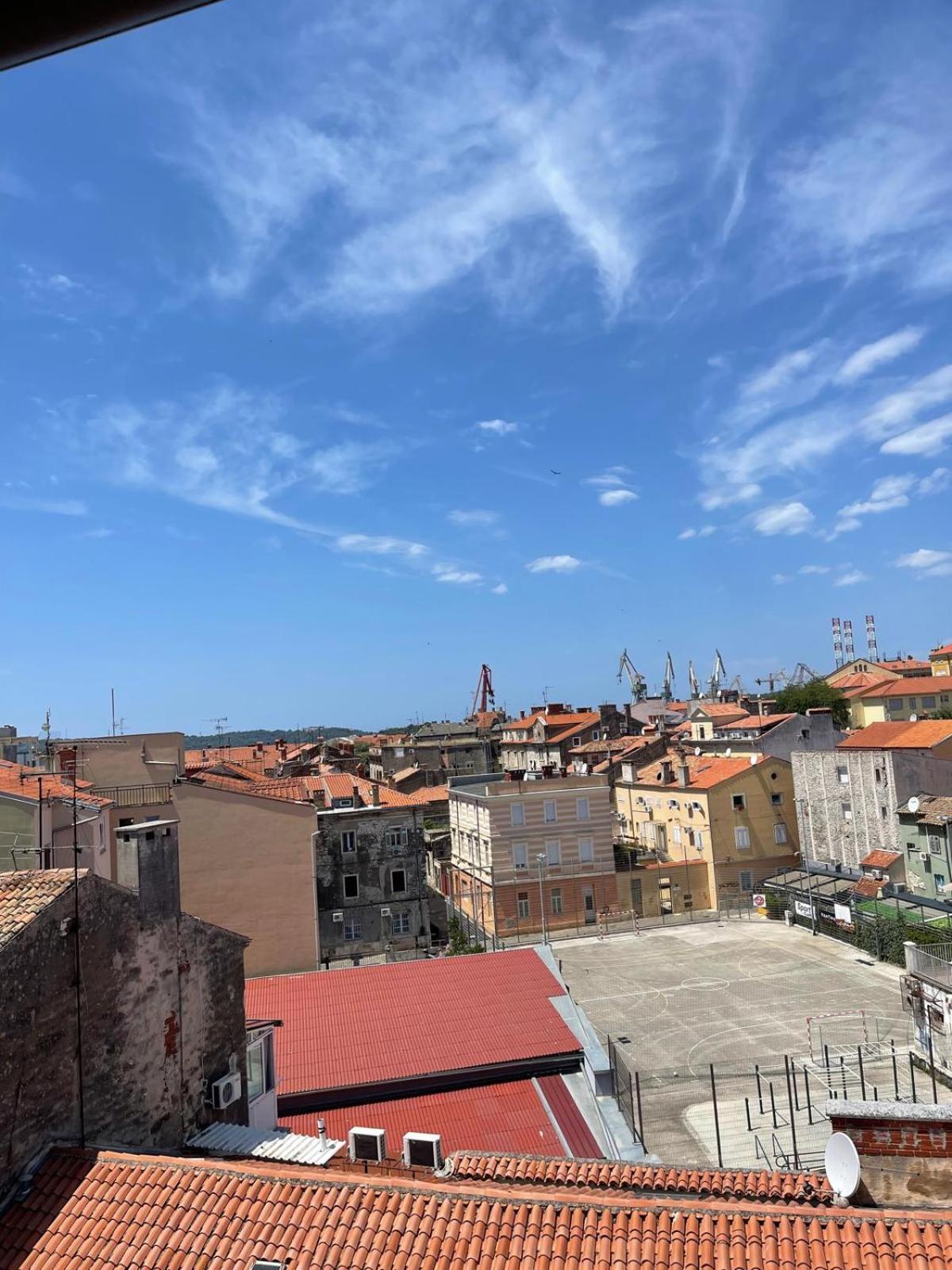 Dejan Apartment-Top Centar Pula Luaran gambar